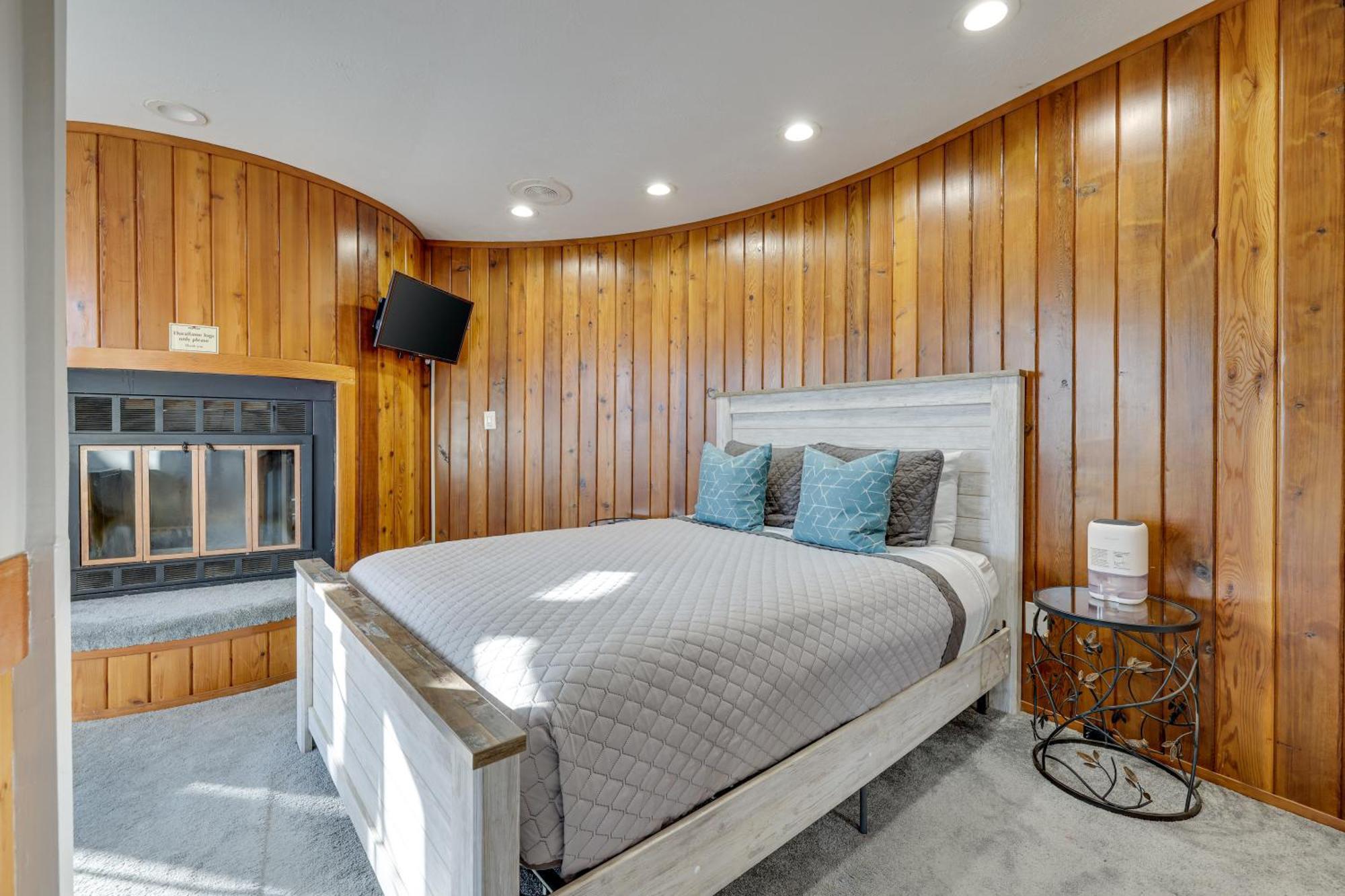 Unique Roundhouse: Hot Tub-Game Room-Firepit&More! Bushkill Exterior photo